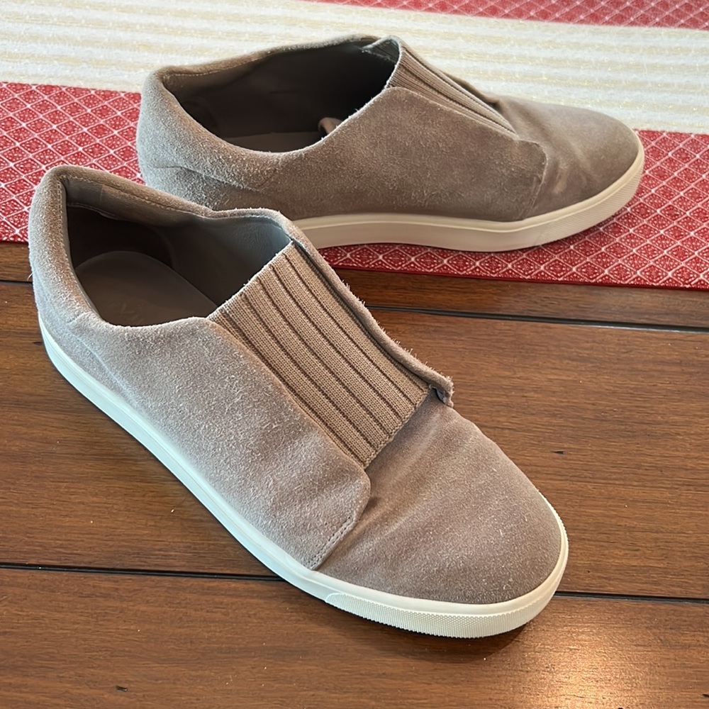 Vince slip on sneakers